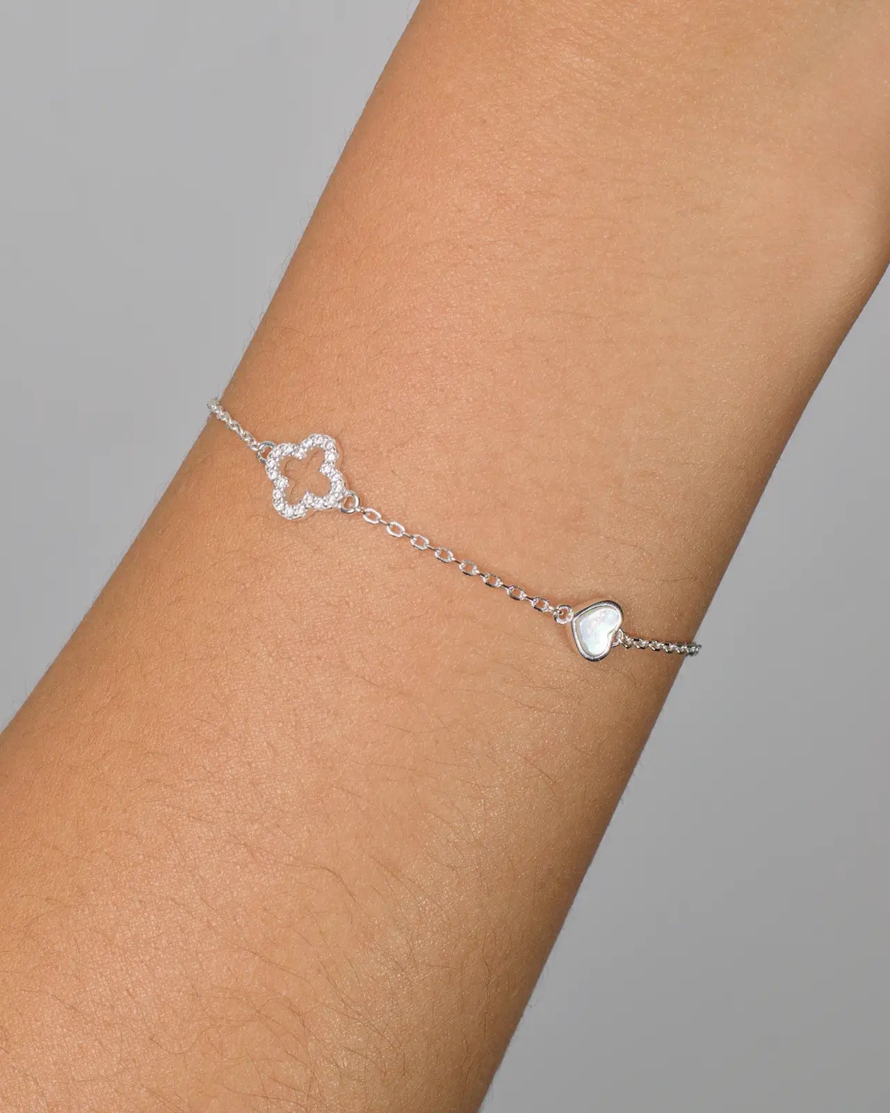 Pulsera plata 925 trébol y corazones nácar