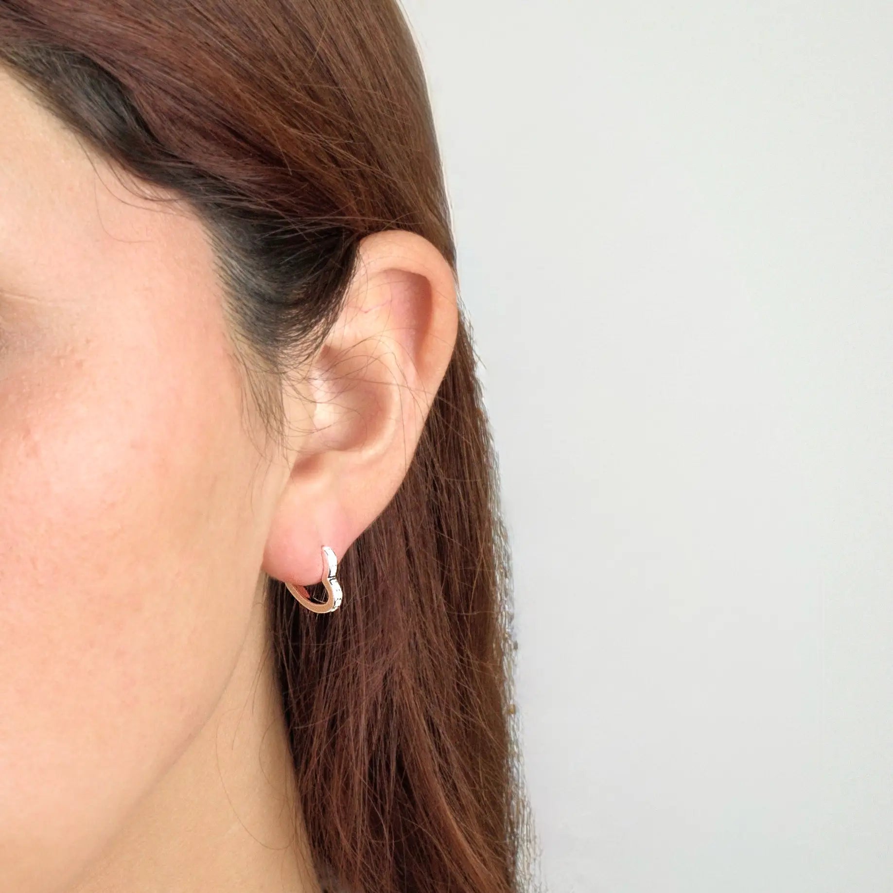 Aros plata 925 para mujer  Corazón Amelie en oreja