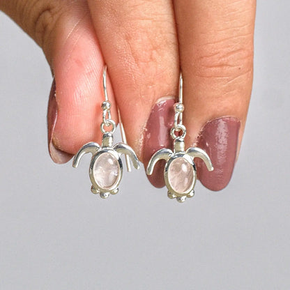 Aros plata 925 Tortuga Mia para mujer en mano