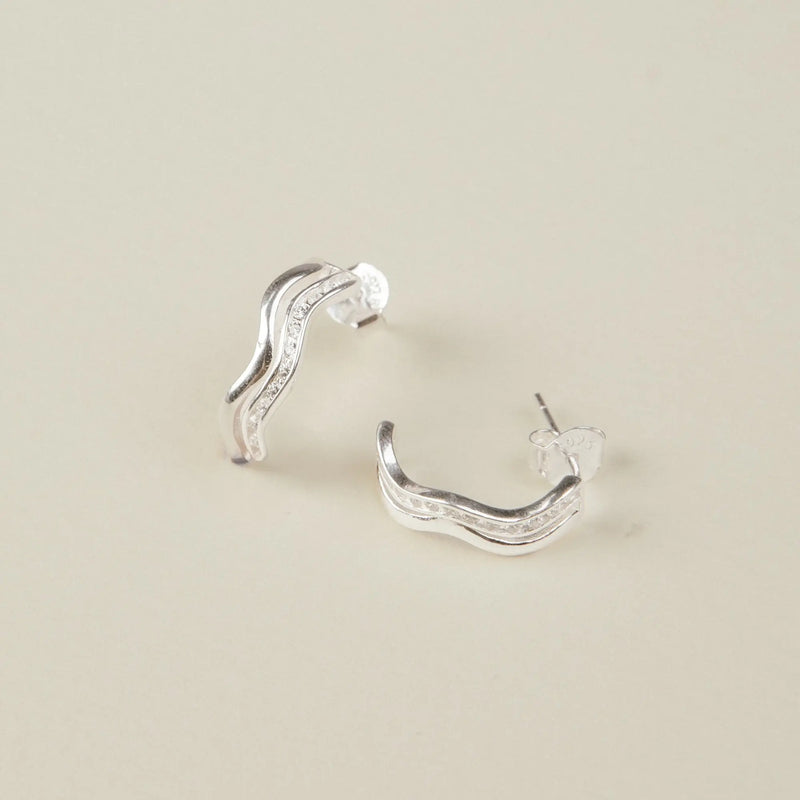 Aros plata Ondas para mujer detalle