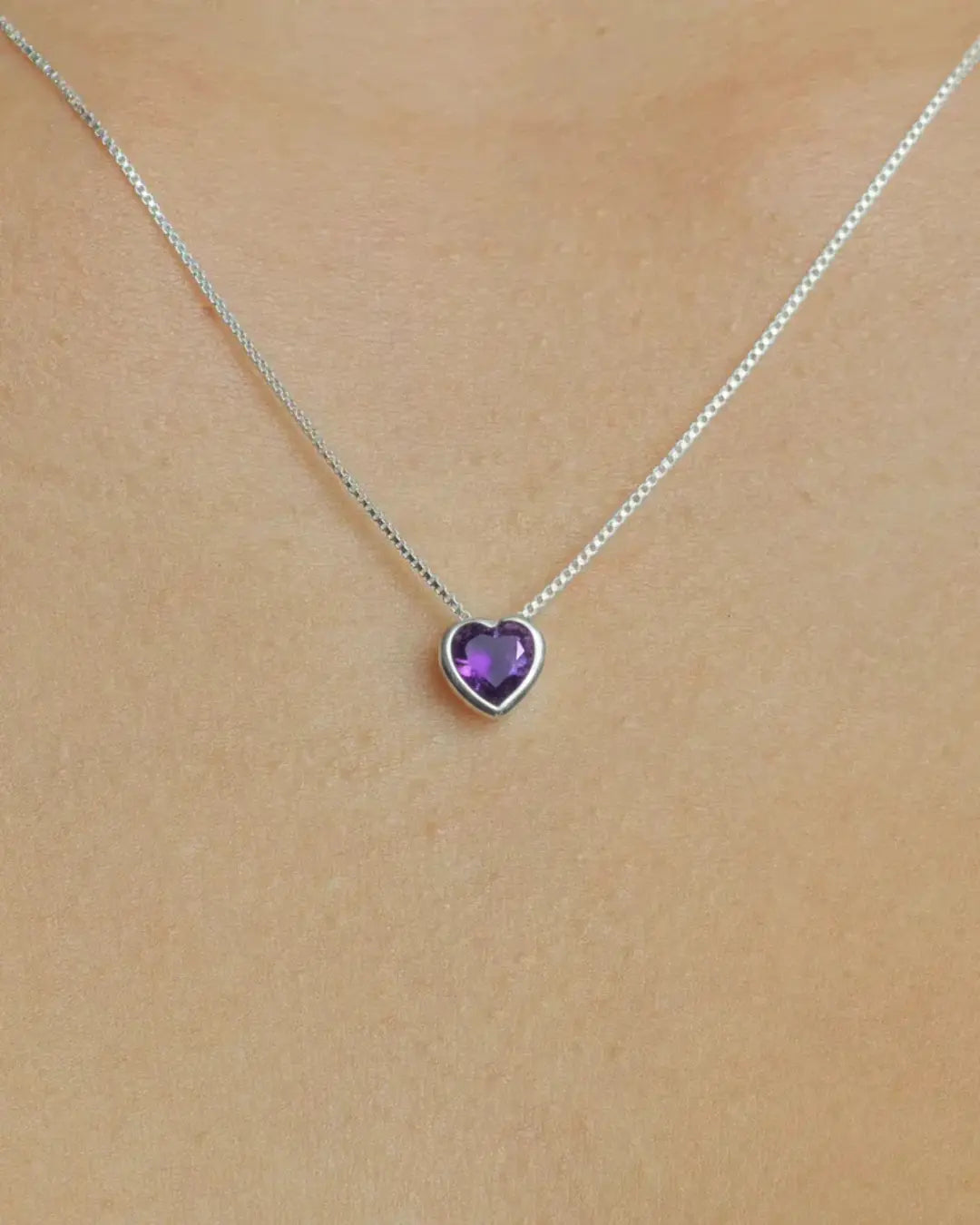 Collar plata 925 corazón punto luz tambor morado