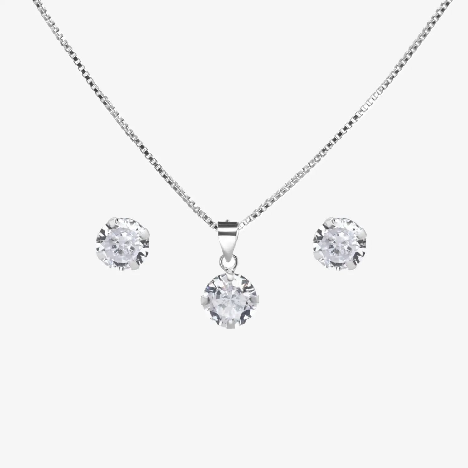 Conjunto plata Alessandra S para mujer fondo blanco