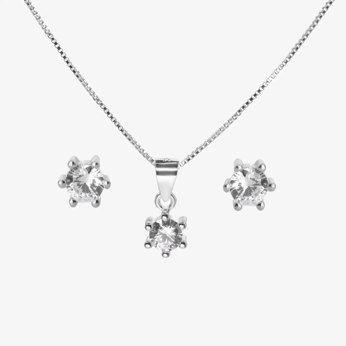 Conjunto plata Elisa para mujer fondo blanco