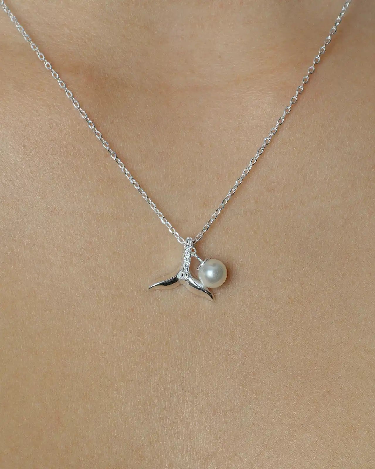 Collar plata 925 cola de ballena con micro circones y perla