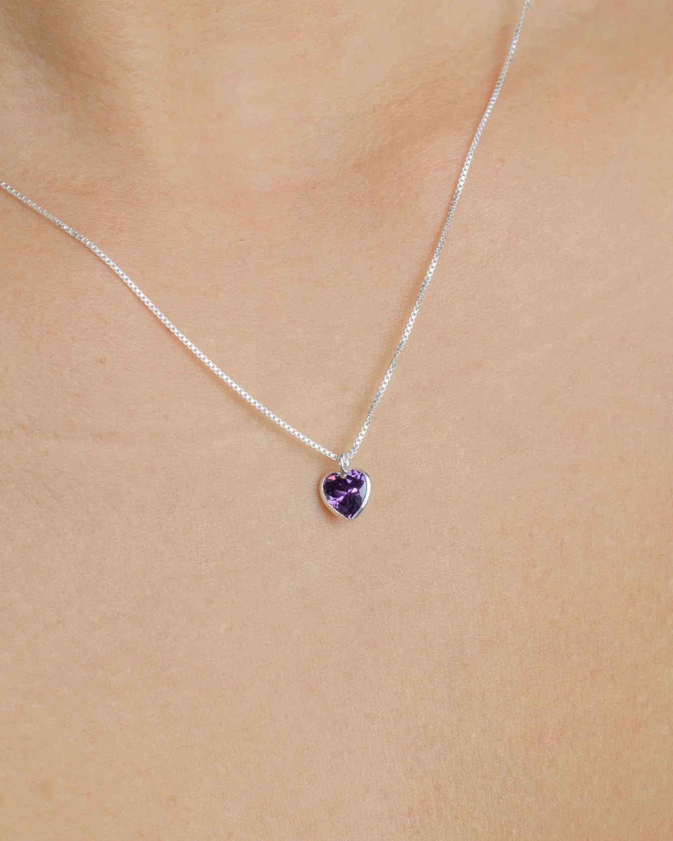 Collar plata 925 corazón punto luz morado