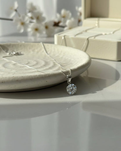 Collar plata 925 punto luz blanco